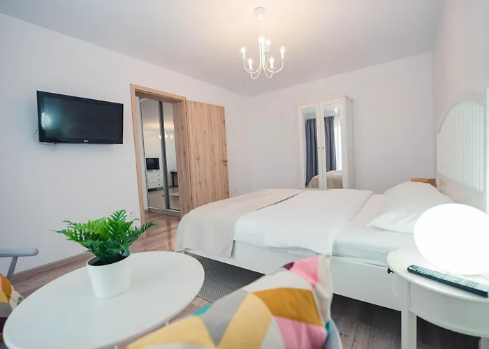 White Mood Apartment Brasov